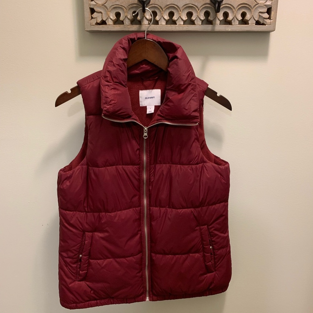 Wine color vest